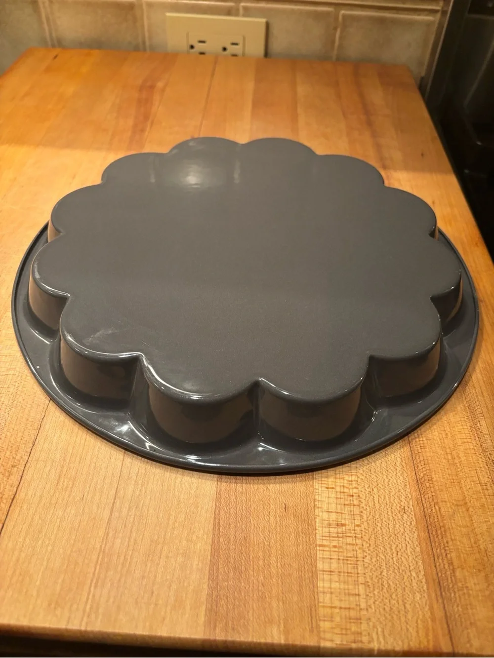 La Forme Nonstick Swiss Rosette Pan